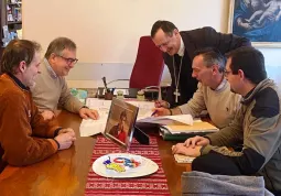 Vescovo, sindaco e pro sindaco si sono incontrati per fare il punto sui lavori al santuario, insieme con loro il progettista e il rettore